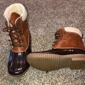 Duck boots